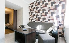 Garry Apartment